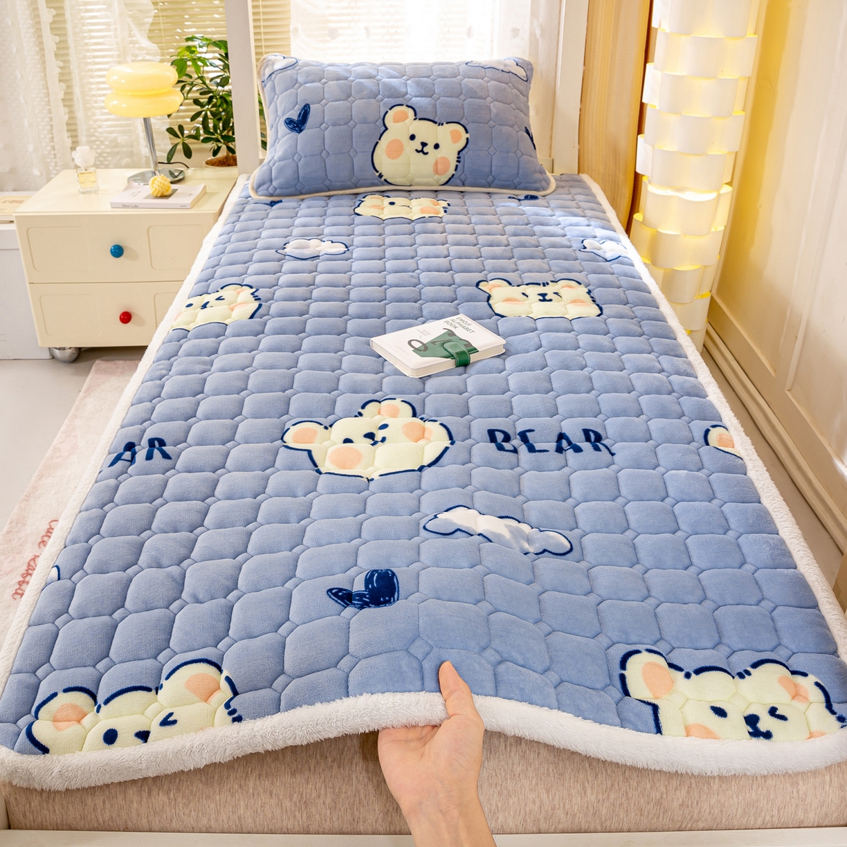 眠势力 2025新款牛奶绒学生床宿舍床垫夹棉加厚床褥子秋冬季保暖床护垫 云朵小熊