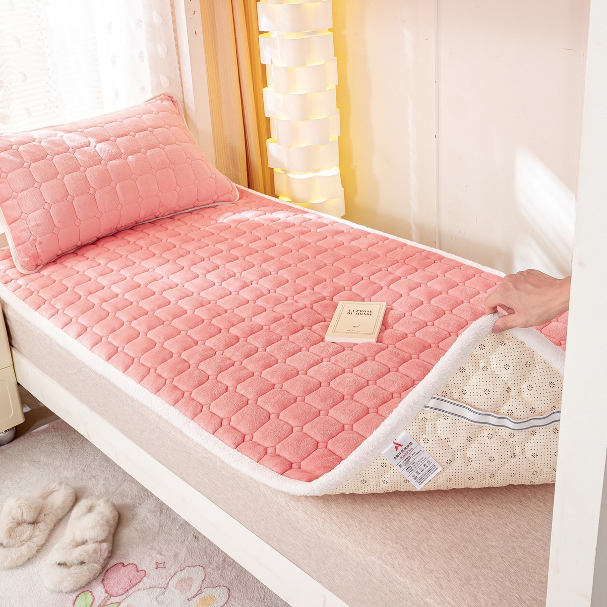 91家纺网 家纺一手货源 找家纺 眠势力 2025新款牛奶绒学生床宿舍床垫夹棉加厚床褥子秋冬季保暖床护垫 粉玉