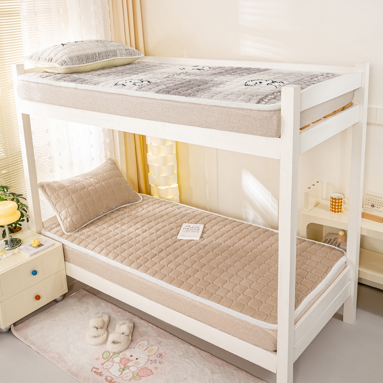 91家纺网 家纺一手货源 找家纺 眠势力 2025新款牛奶绒学生床宿舍床垫夹棉加厚床褥子秋冬季保暖床护垫 卡其