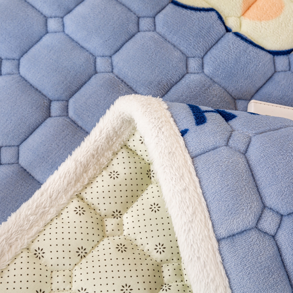 91家纺网 家纺一手货源 找家纺 眠势力 2025新款牛奶绒学生床宿舍床垫夹棉加厚床褥子秋冬季保暖床护垫 云朵小熊