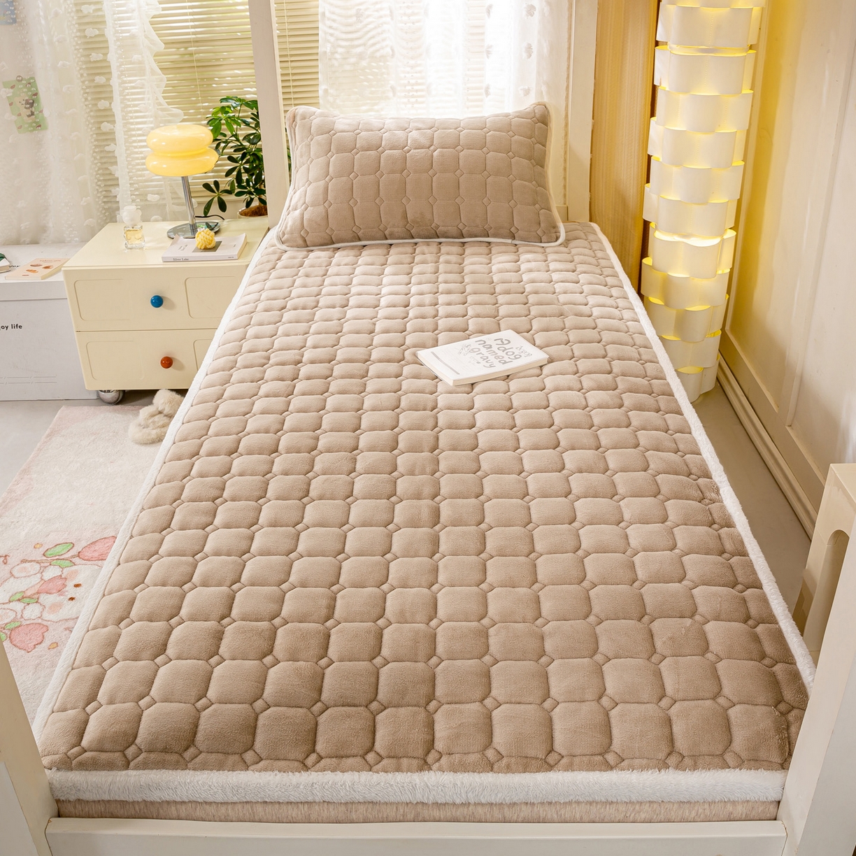 91家纺网 家纺一手货源 找家纺 眠势力 2025新款牛奶绒学生床宿舍床垫夹棉加厚床褥子秋冬季保暖床护垫 卡其