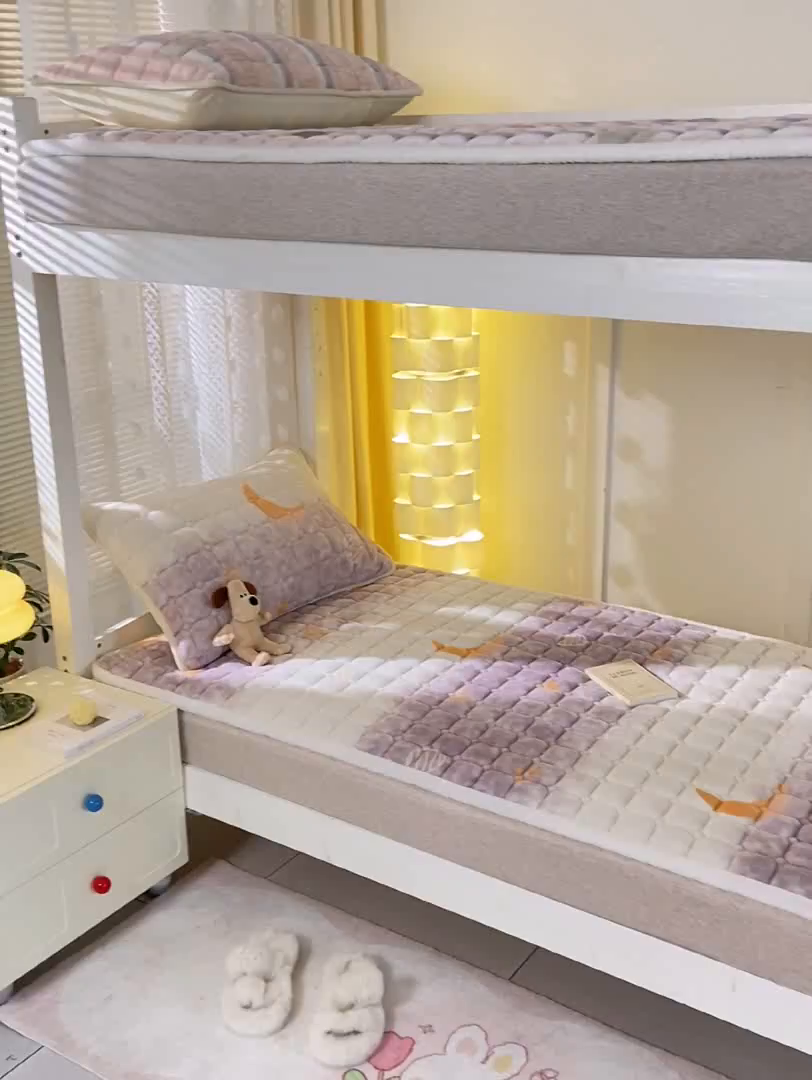 91家纺网 家纺一手货源 找家纺 眠势力 2025新款牛奶绒学生床宿舍床垫夹棉加厚床褥子秋冬季保暖床护垫 梦幻星空