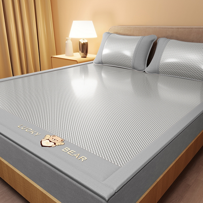 91家纺网 家纺一手货源 找家纺 缦吉 2025款冰藤系列冰丝藤席凉席席子-天使熊 天使银熊