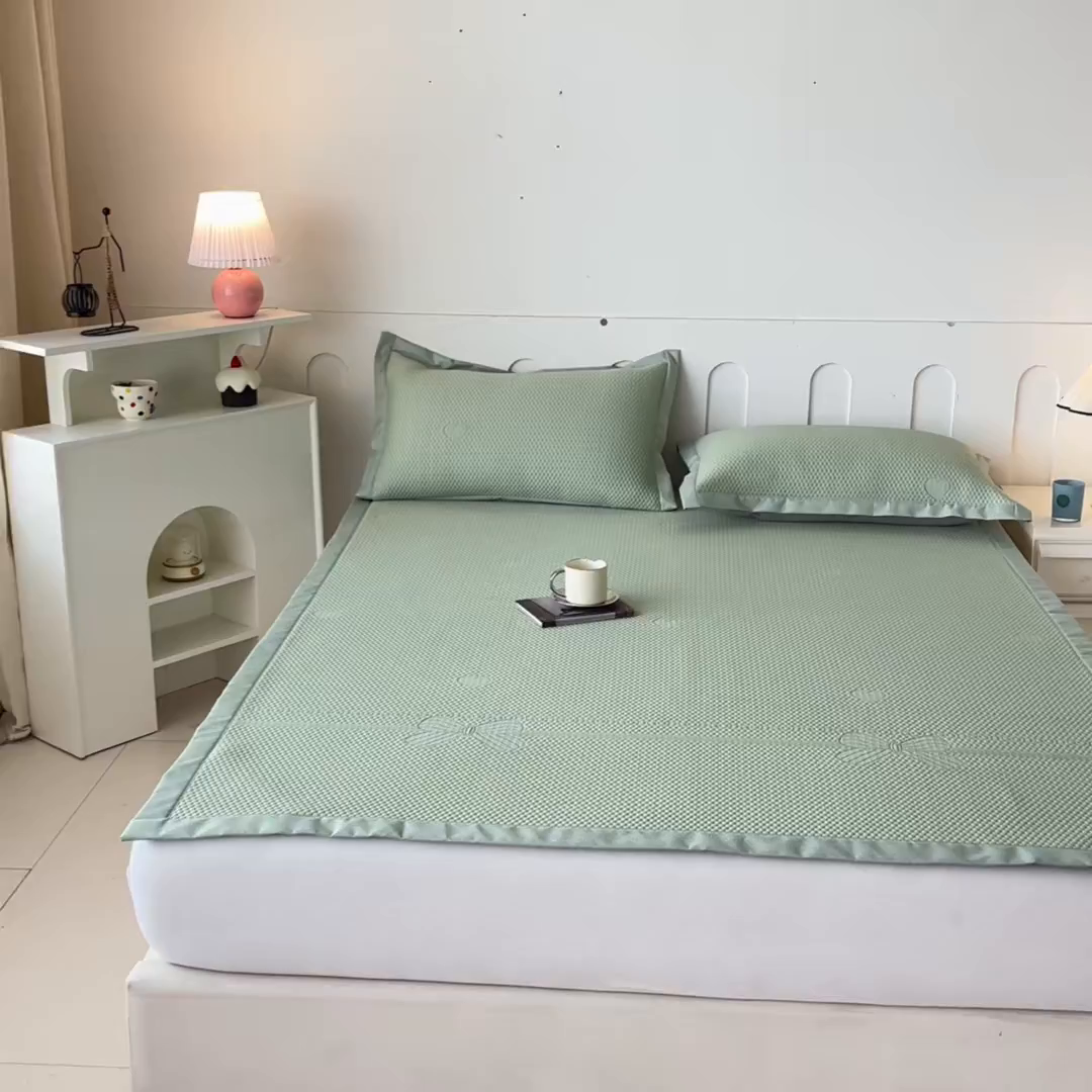 91家纺网 家纺一手货源 找家纺 缦吉 2025款中分子冰豆豆凉席席子-几何蝶 几何蝶-绿色