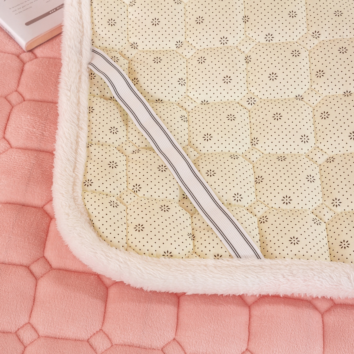 91家纺网 家纺一手货源 找家纺 眠势力 2025新款牛奶绒学生床宿舍床垫夹棉加厚床褥子秋冬季保暖床护垫 草莓兔