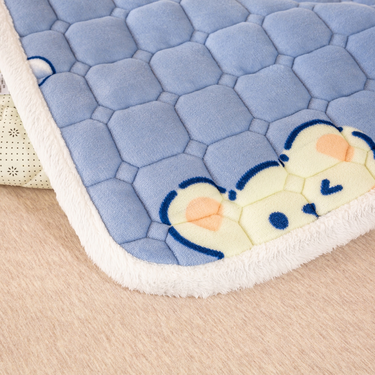 91家纺网 家纺一手货源 找家纺 眠势力 2025新款牛奶绒学生床宿舍床垫夹棉加厚床褥子秋冬季保暖床护垫 云朵小熊