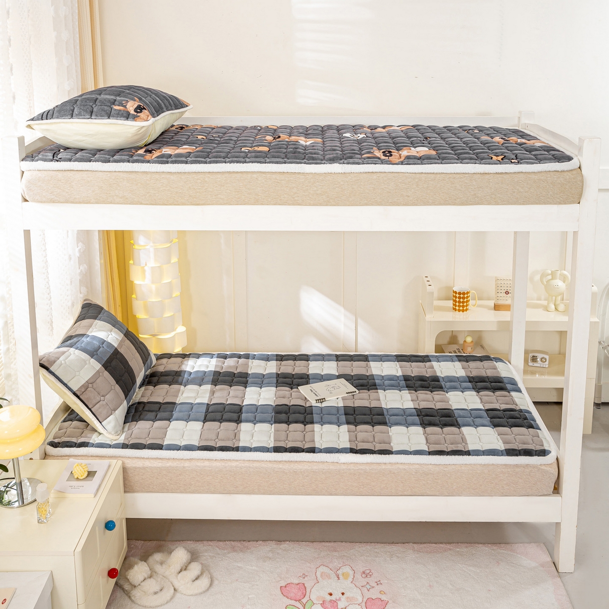 91家纺网 家纺一手货源 找家纺 眠势力 2025新款牛奶绒学生床宿舍床垫夹棉加厚床褥子秋冬季保暖床护垫 蓝大格