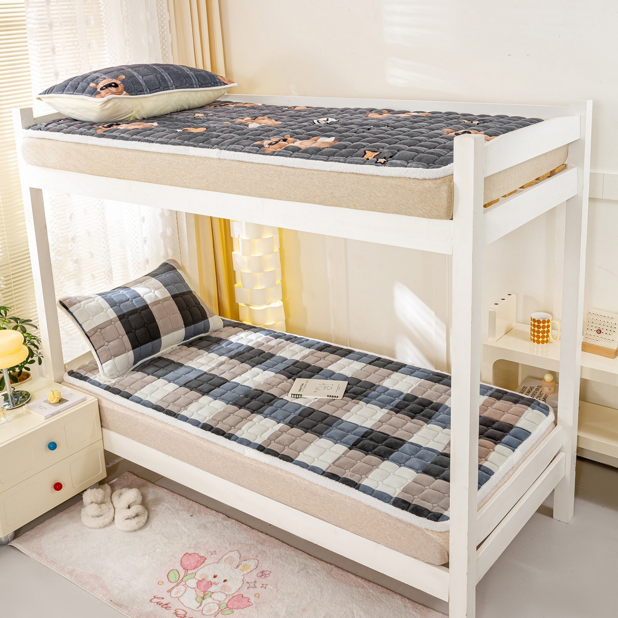 91家纺网 家纺一手货源 找家纺 眠势力 2025新款牛奶绒学生床宿舍床垫夹棉加厚床褥子秋冬季保暖床护垫 蓝大格