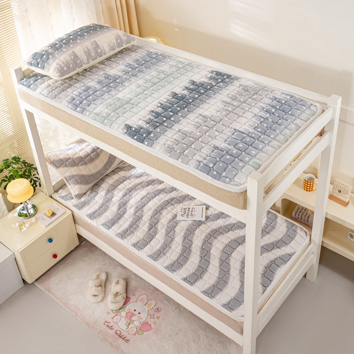 91家纺网 家纺一手货源 找家纺 眠势力 2025新款牛奶绒学生床宿舍床垫夹棉加厚床褥子秋冬季保暖床护垫 乘风破浪