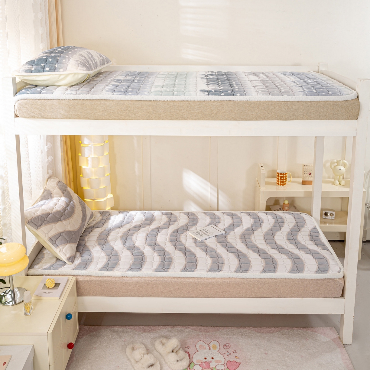 91家纺网 家纺一手货源 找家纺 眠势力 2025新款牛奶绒学生床宿舍床垫夹棉加厚床褥子秋冬季保暖床护垫 乘风破浪