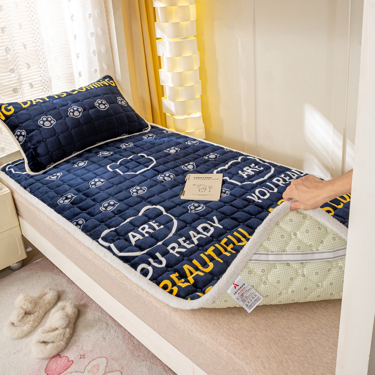 91家纺网 家纺一手货源 找家纺 眠势力 2025新款牛奶绒学生床宿舍床垫夹棉加厚床褥子秋冬季保暖床护垫 潮小熊