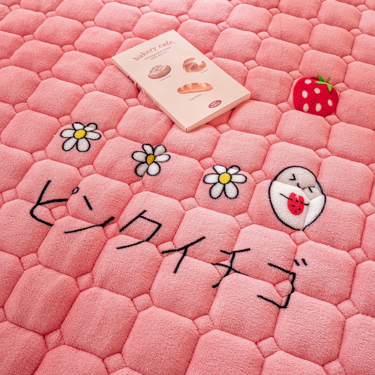 91家纺网 家纺一手货源 找家纺 眠势力 2025新款牛奶绒学生床宿舍床垫夹棉加厚床褥子秋冬季保暖床护垫 甜心草莓