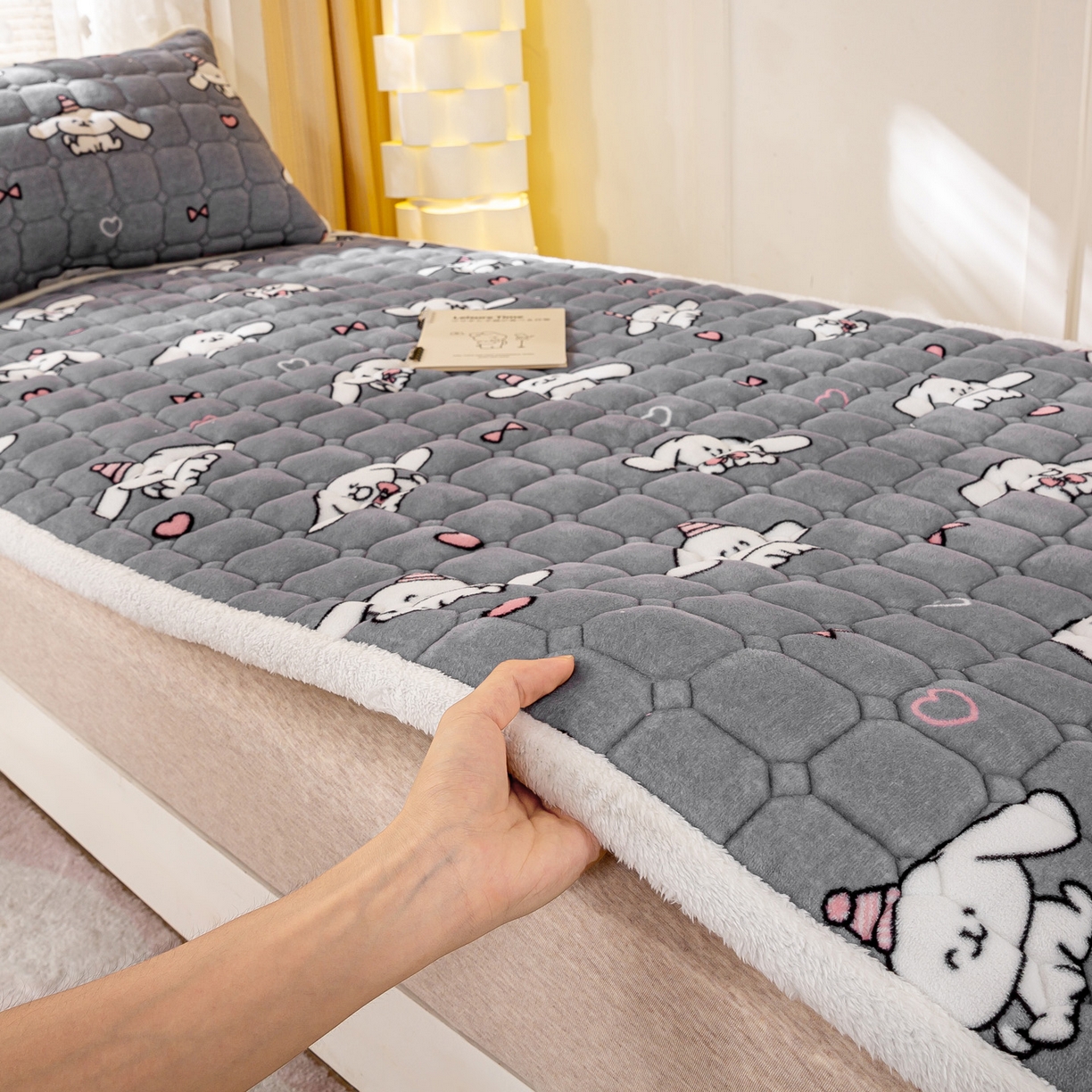 91家纺网 家纺一手货源 找家纺 眠势力 2025新款牛奶绒学生床宿舍床垫夹棉加厚床褥子秋冬季保暖床护垫 大耳朵