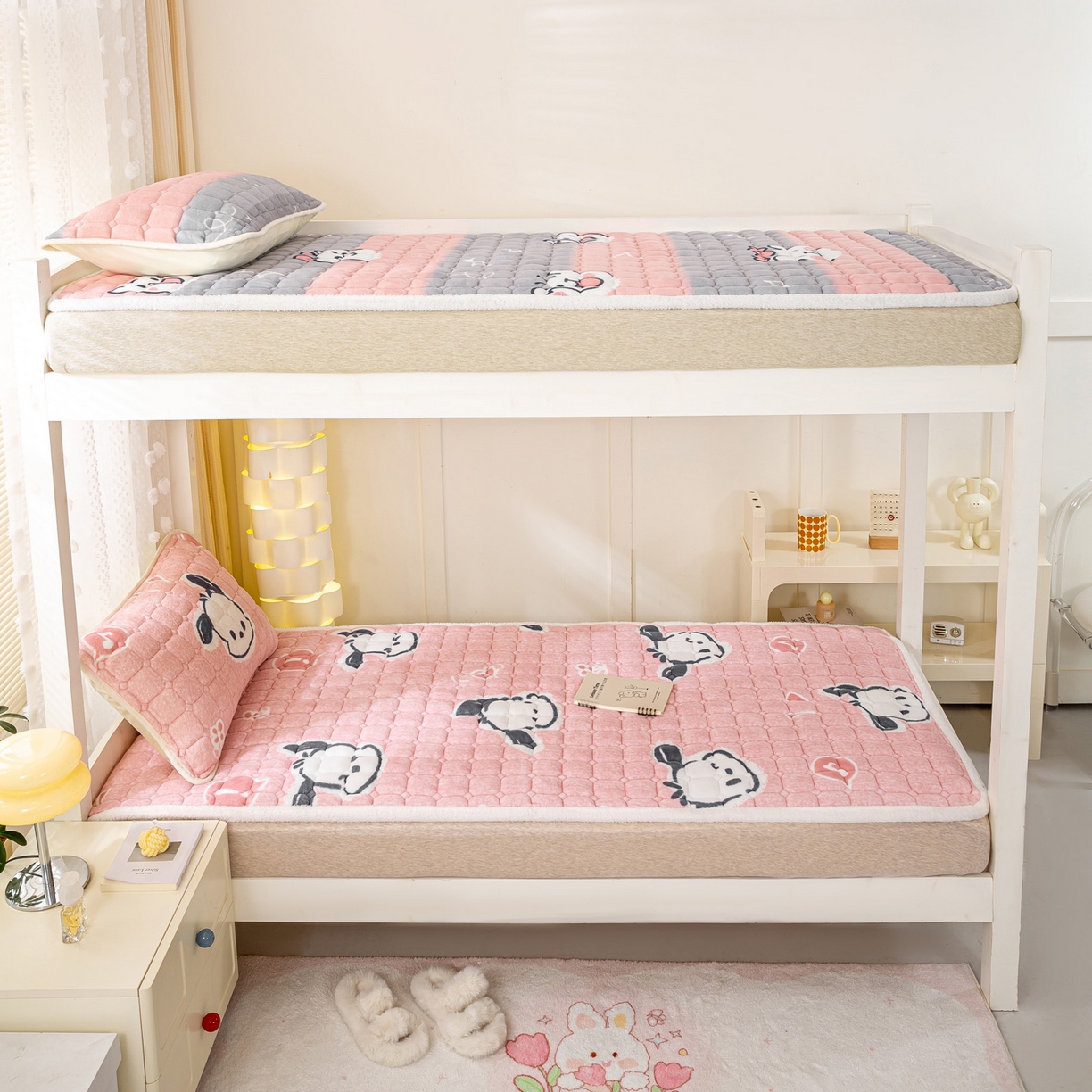 91家纺网 家纺一手货源 找家纺 眠势力 2025新款牛奶绒学生床宿舍床垫夹棉加厚床褥子秋冬季保暖床护垫 音符小熊