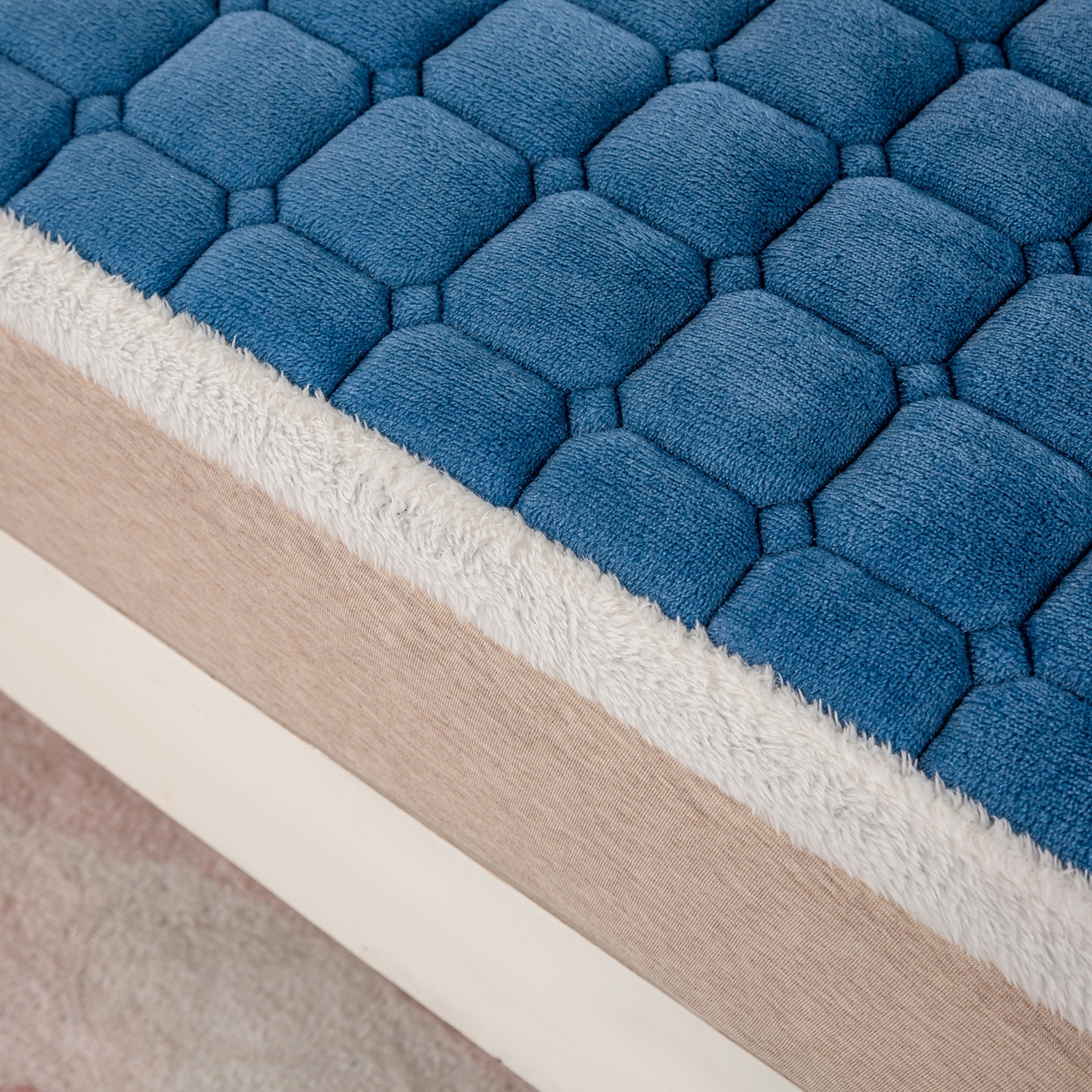 91家纺网 家纺一手货源 找家纺 眠势力 2025新款牛奶绒学生床宿舍床垫夹棉加厚床褥子秋冬季保暖床护垫 新黛兰