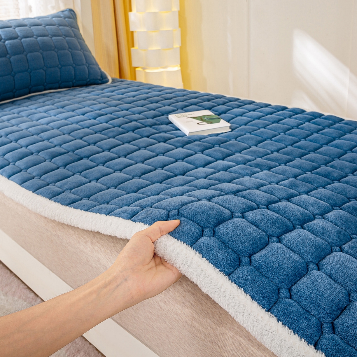 91家纺网 家纺一手货源 找家纺 眠势力 2025新款牛奶绒学生床宿舍床垫夹棉加厚床褥子秋冬季保暖床护垫 新黛兰