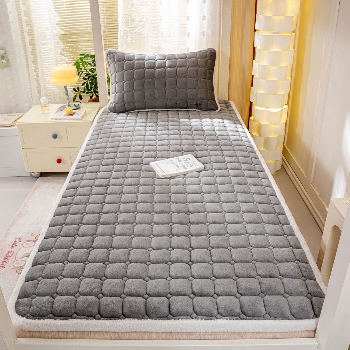 91家纺网 家纺一手货源 找家纺 眠势力 2025新款牛奶绒学生床宿舍床垫夹棉加厚床褥子秋冬季保暖床护垫 高冷灰