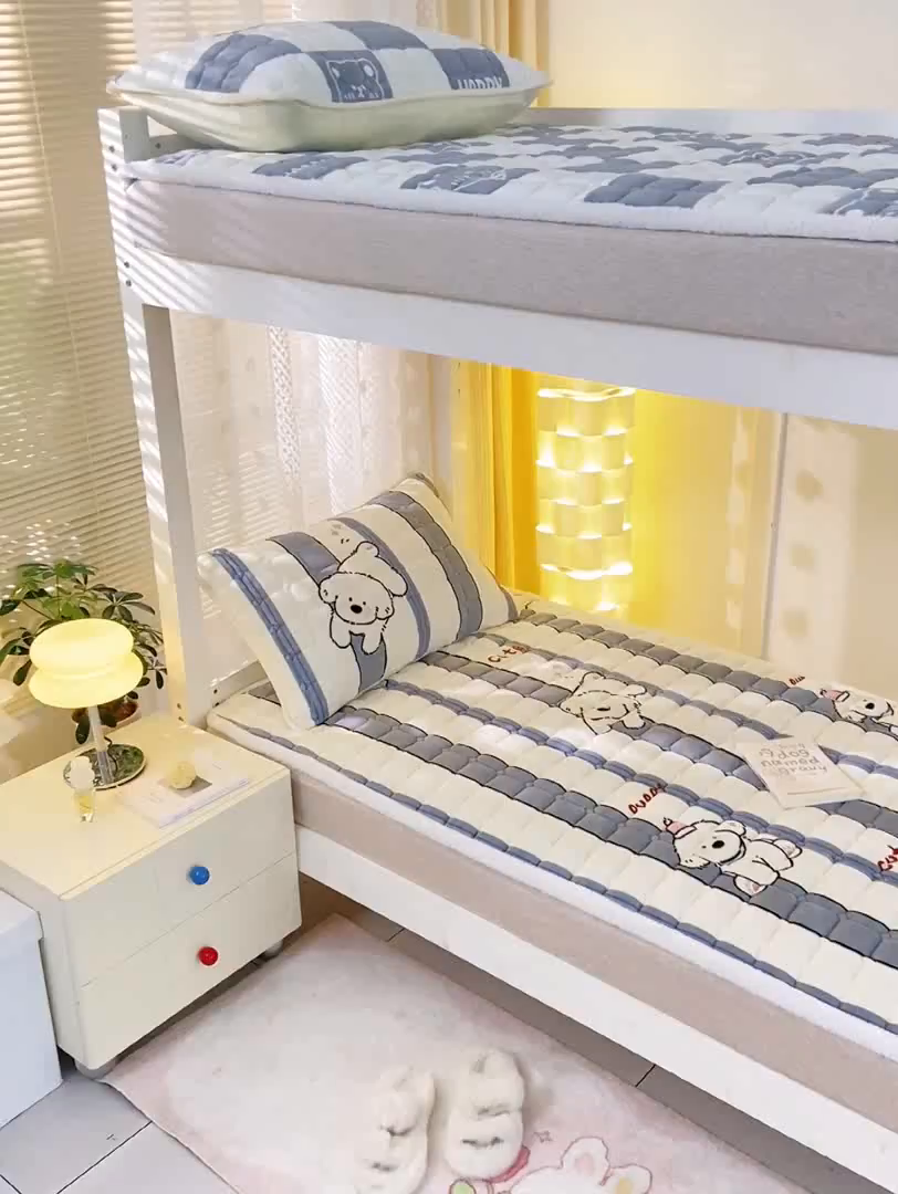 91家纺网 家纺一手货源 找家纺 眠势力 2025新款牛奶绒学生床宿舍床垫夹棉加厚床褥子秋冬季保暖床护垫 条纹小狗