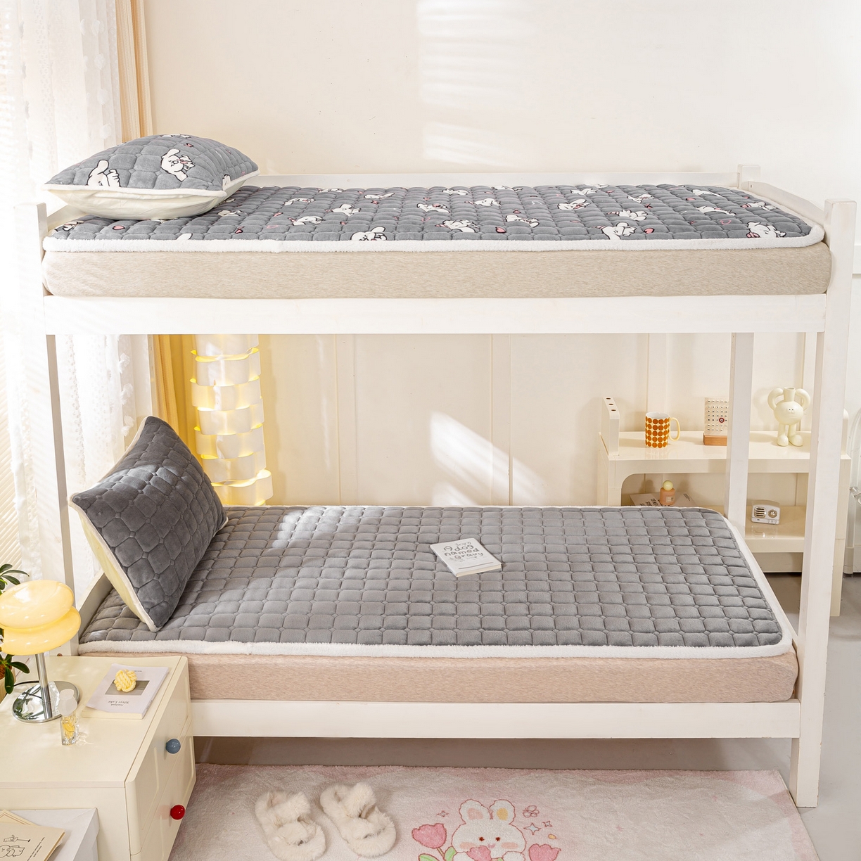 91家纺网 家纺一手货源 找家纺 眠势力 2025新款牛奶绒学生床宿舍床垫夹棉加厚床褥子秋冬季保暖床护垫 高冷灰