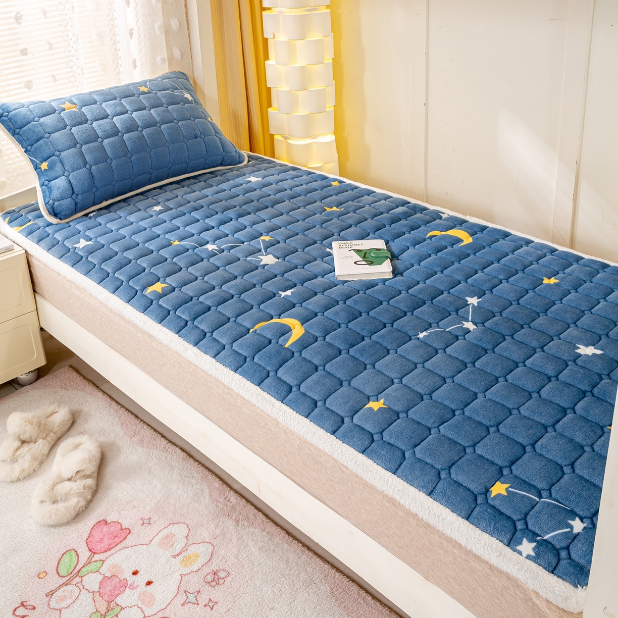 91家纺网 家纺一手货源 找家纺 眠势力 2025新款牛奶绒学生床宿舍床垫夹棉加厚床褥子秋冬季保暖床护垫 星月