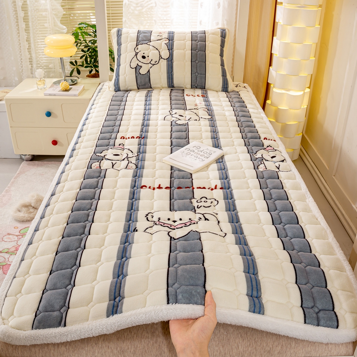眠势力 2025新款牛奶绒学生床宿舍床垫夹棉加厚床褥子秋冬季保暖床护垫 条纹小狗