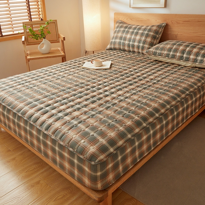 91家纺网 家纺一手货源 找家纺 缦吉 2025款A类水洗棉夹棉新疆棉花格子床笠 简语格 棕