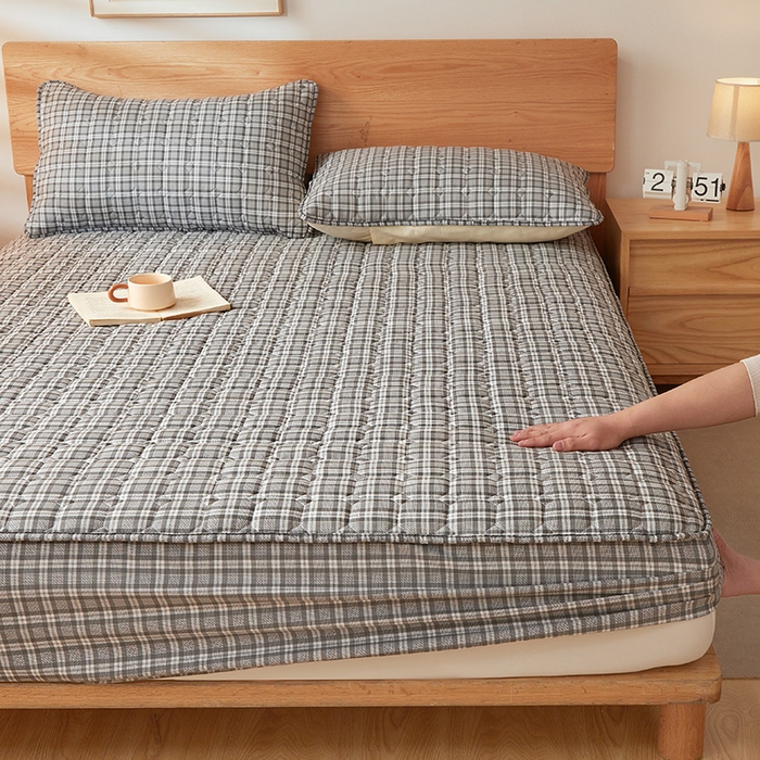 91家纺网 家纺一手货源 找家纺 缦吉 2025款A类水洗棉夹棉新疆棉花格子床笠 简语格 灰