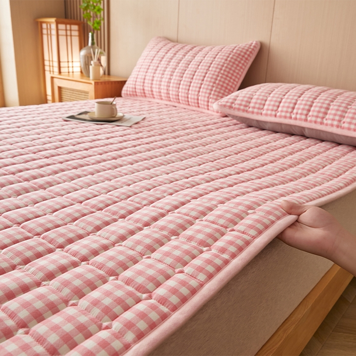 91家纺网 家纺一手货源 找家纺 缦吉 2025款加厚新疆棉花床垫床褥床护垫床单 粉小格