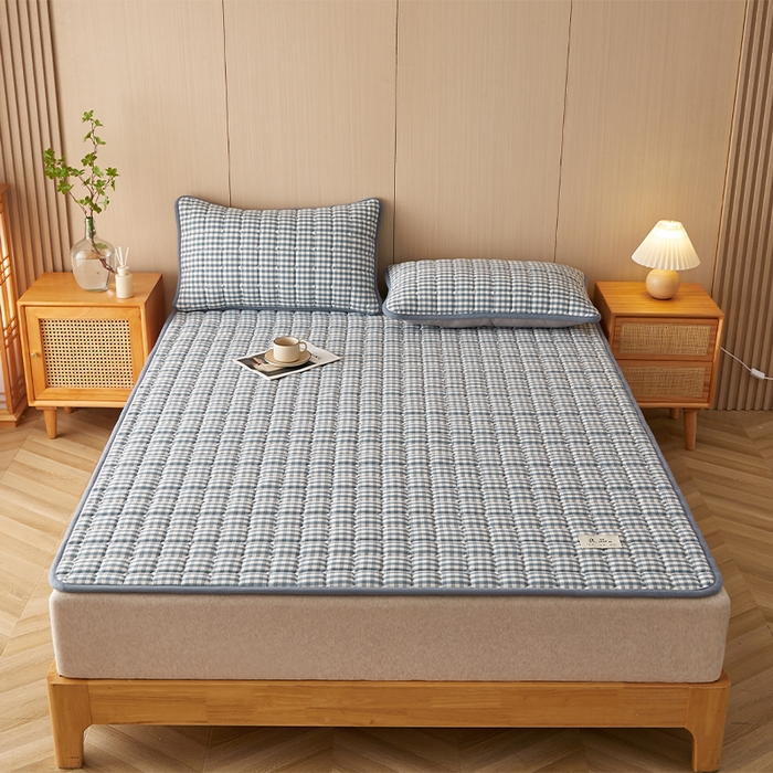 91家纺网 家纺一手货源 找家纺 缦吉 2025款加厚新疆棉花床垫床褥床护垫床单 蓝小格