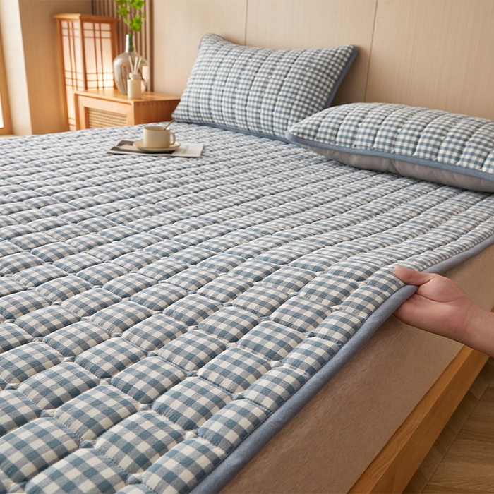 91家纺网 家纺一手货源 找家纺 缦吉 2025款加厚新疆棉花床垫床褥床护垫床单 蓝小格