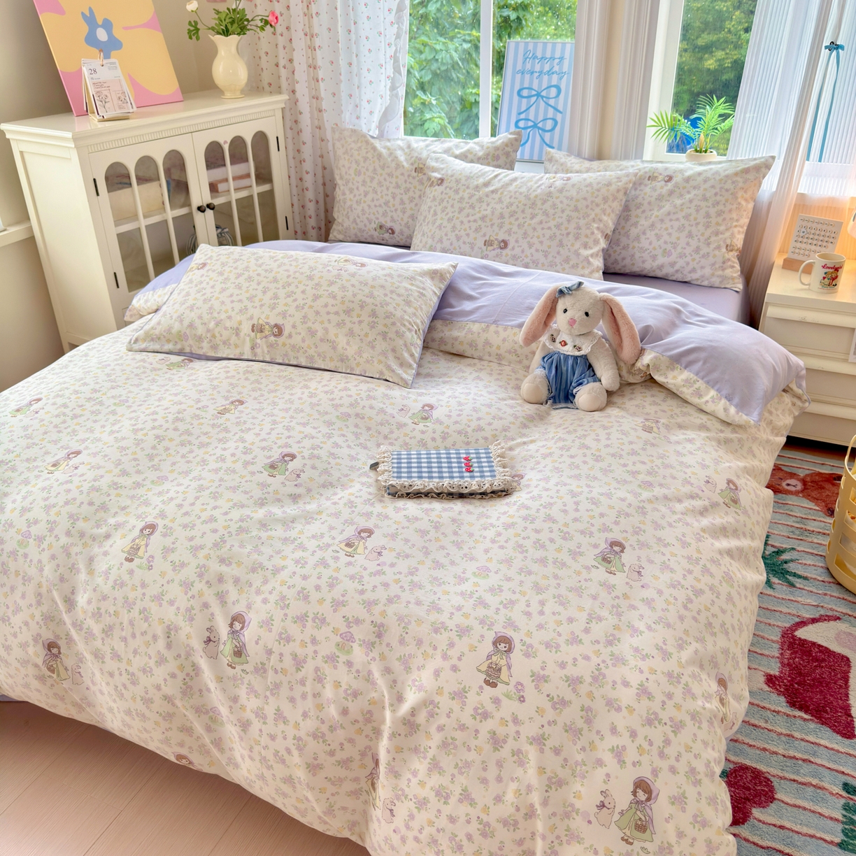 91家纺网 家纺一手货源 找家纺 优彩 2025新款跑量款13070印花全棉四件套 采花女孩