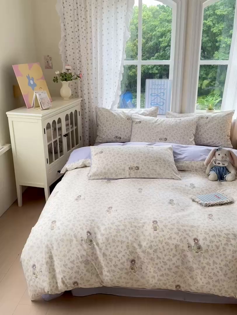 91家纺网 家纺一手货源 找家纺 优彩 2025新款跑量款13070印花全棉四件套 采花女孩