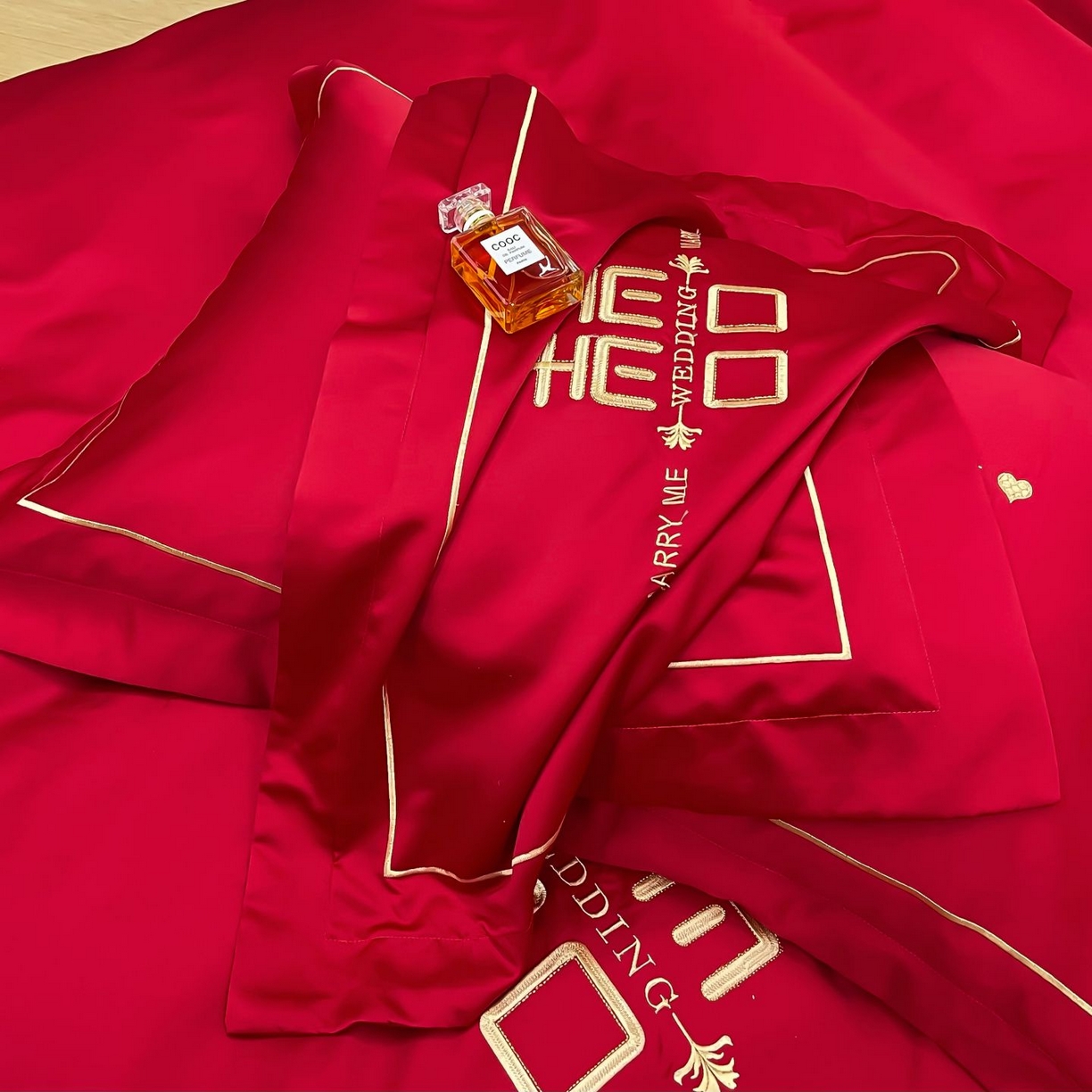 91家纺网 家纺一手货源 找家纺 甜咪咪婚庆 2025新款天丝棉磨毛婚庆结婚四件套多件套特价花型卖完为止 喜洋洋