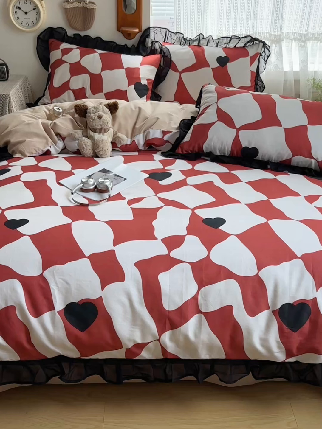 91家纺网 家纺一手货源 找家纺 （总）雅居纺家纺 2025新款全棉纯棉赫本风磨毛蕾丝花边四件套-风格一