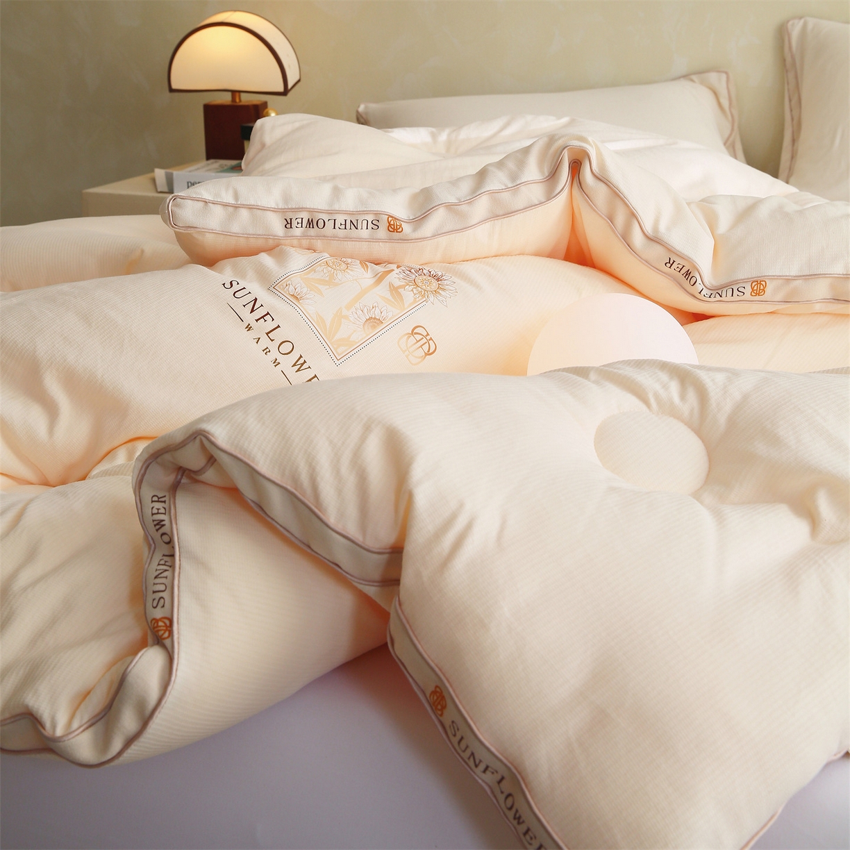 91家纺网 家纺一手货源 找家纺 宝士康家纺 2025新品10A抗菌立体向阳春秋被/冬被/被芯/跨境/外贸-金阙朝岚 金阙朝岚-米色