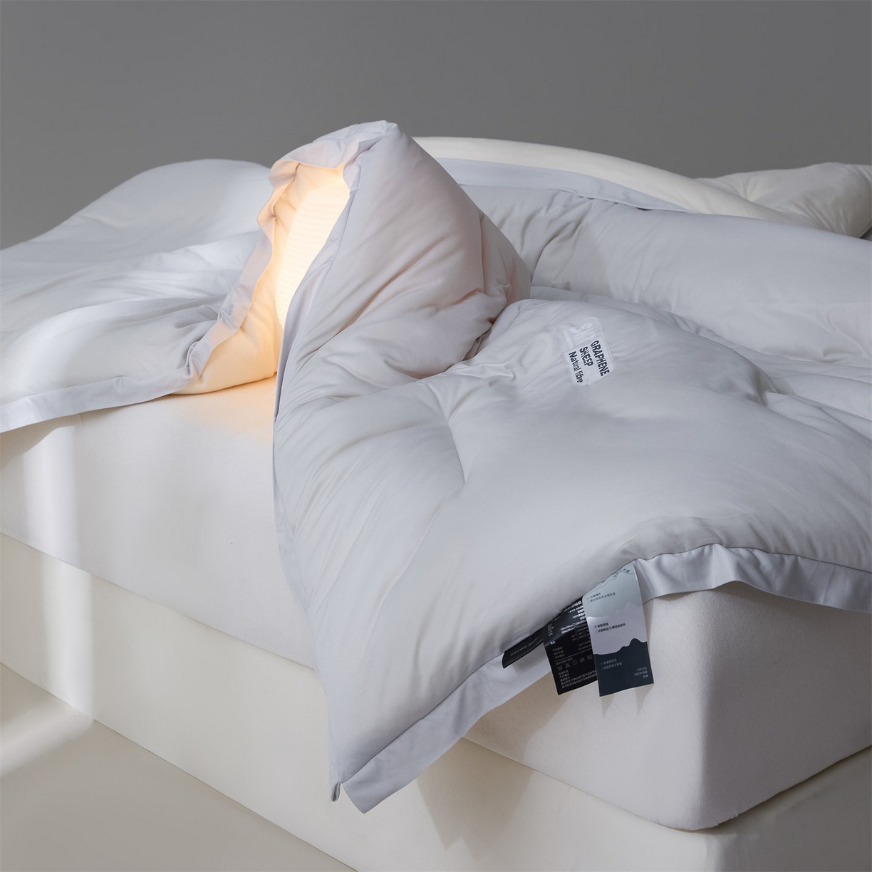 91家纺网 家纺一手货源 找家纺 宝士康家纺 2025新品亚朵同款双盖春秋被/被芯/跨境/外贸-墨烯引力 墨烯引力-浅灰
