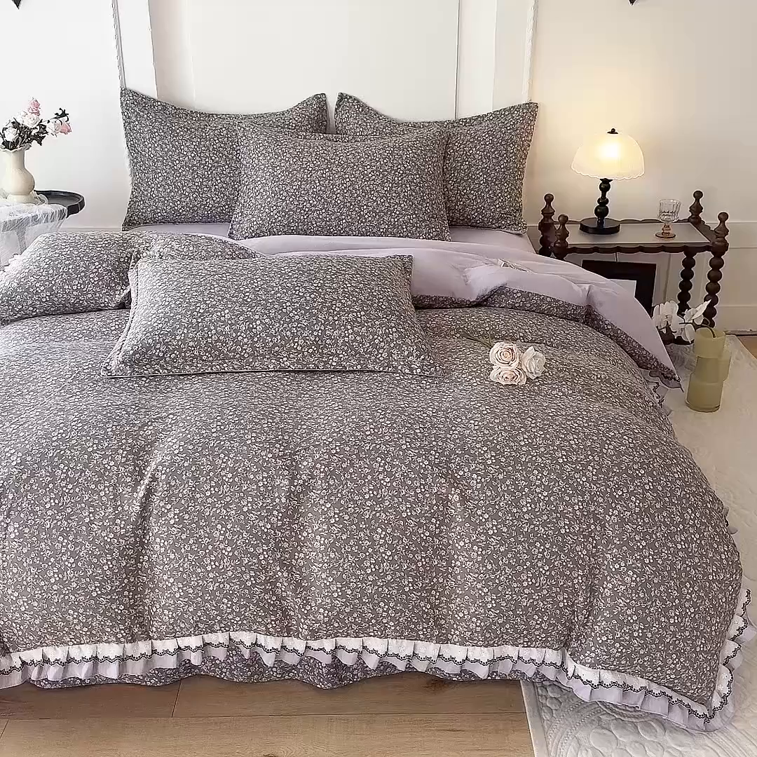 91家纺网 家纺一手货源 找家纺 韩约家纺 2025秋冬加厚1双层刺绣花边床单款棉麻四件套 爱丽丝