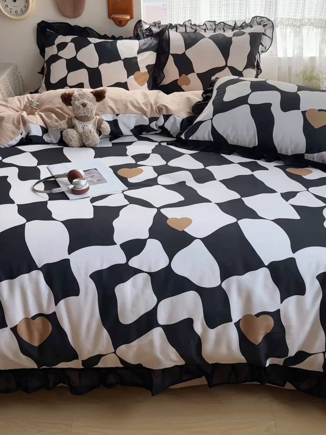 91家纺网 家纺一手货源 找家纺 雅居纺家纺 2025新款全棉纯棉赫本风磨毛蕾丝花边四件套-风格一 宝格丽-灰