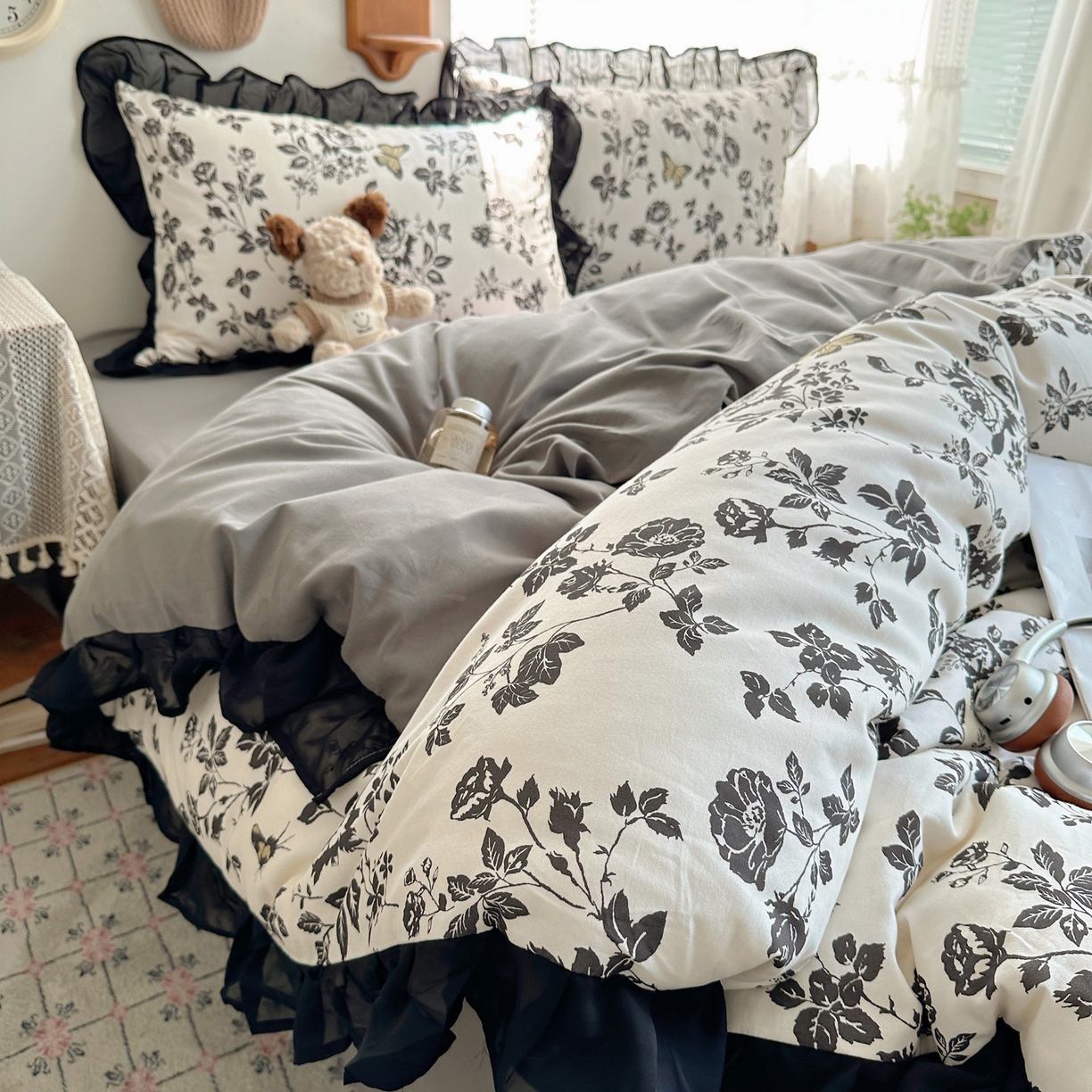 91家纺网 家纺一手货源 找家纺 雅居纺家纺 2025新款全棉纯棉赫本风磨毛蕾丝花边四件套-风格一 蝴蝶花语