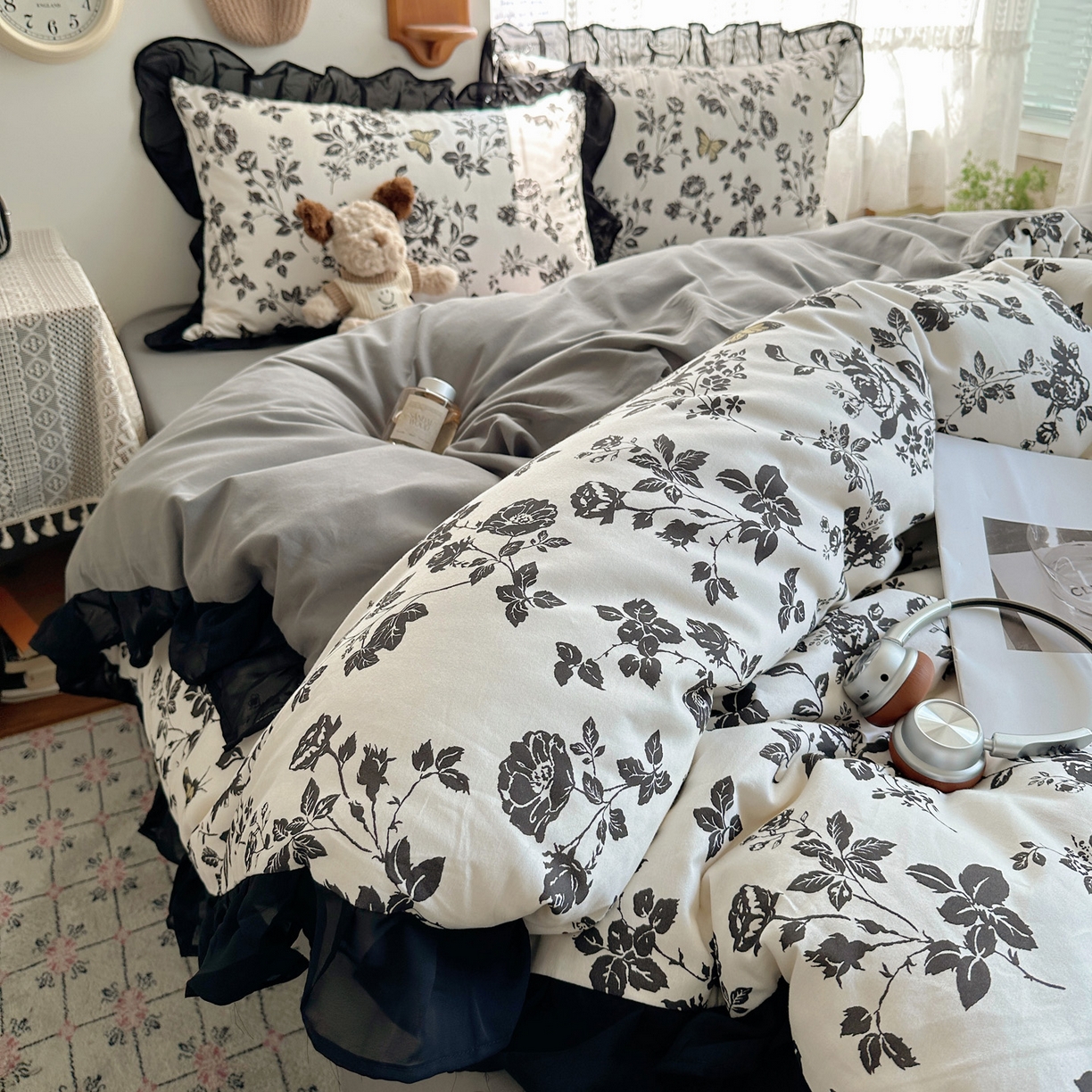 91家纺网 家纺一手货源 找家纺 雅居纺家纺 2025新款全棉纯棉赫本风磨毛蕾丝花边四件套-风格一 蝴蝶花语