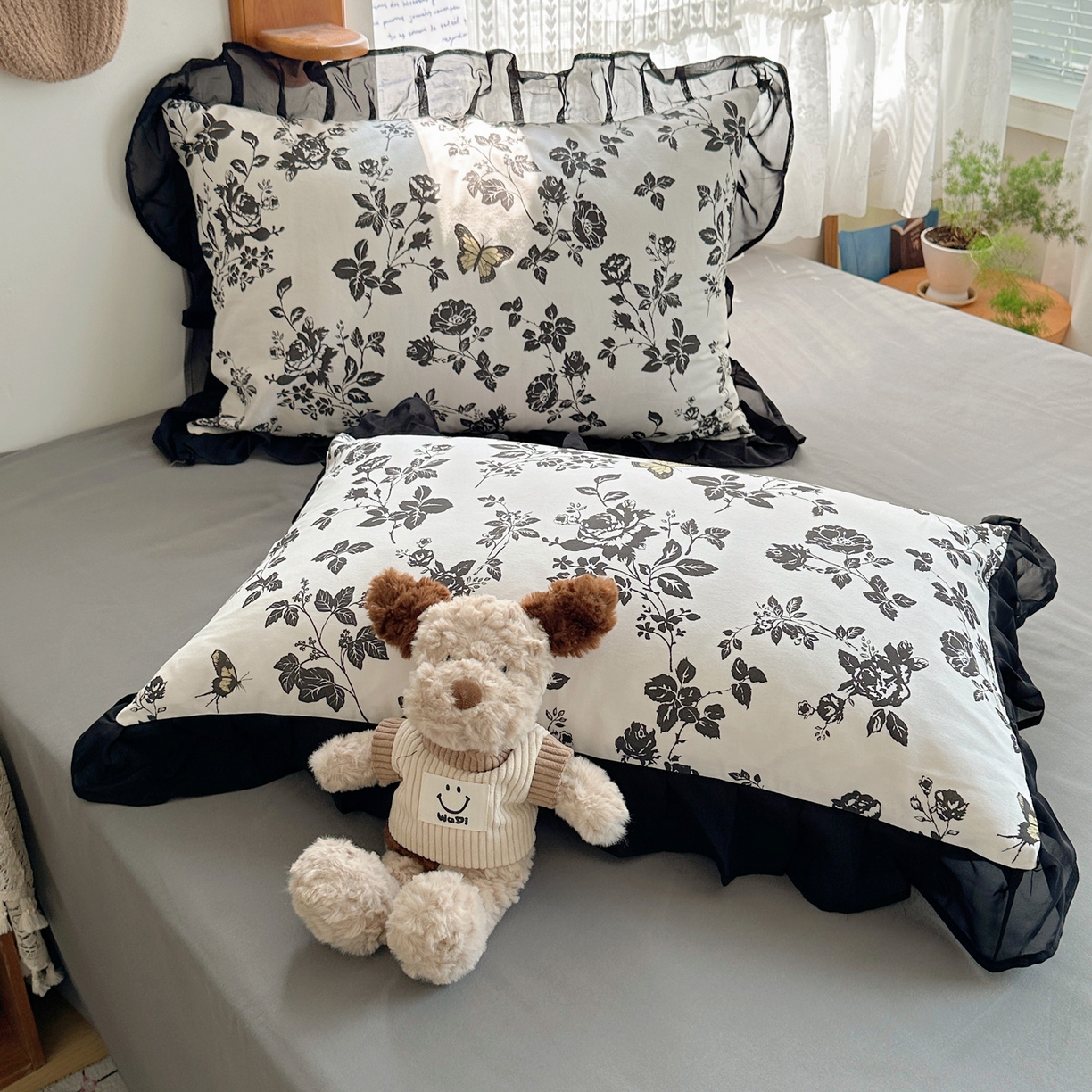 91家纺网 家纺一手货源 找家纺 雅居纺家纺 2025新款全棉纯棉赫本风磨毛蕾丝花边四件套-风格一 蝴蝶花语