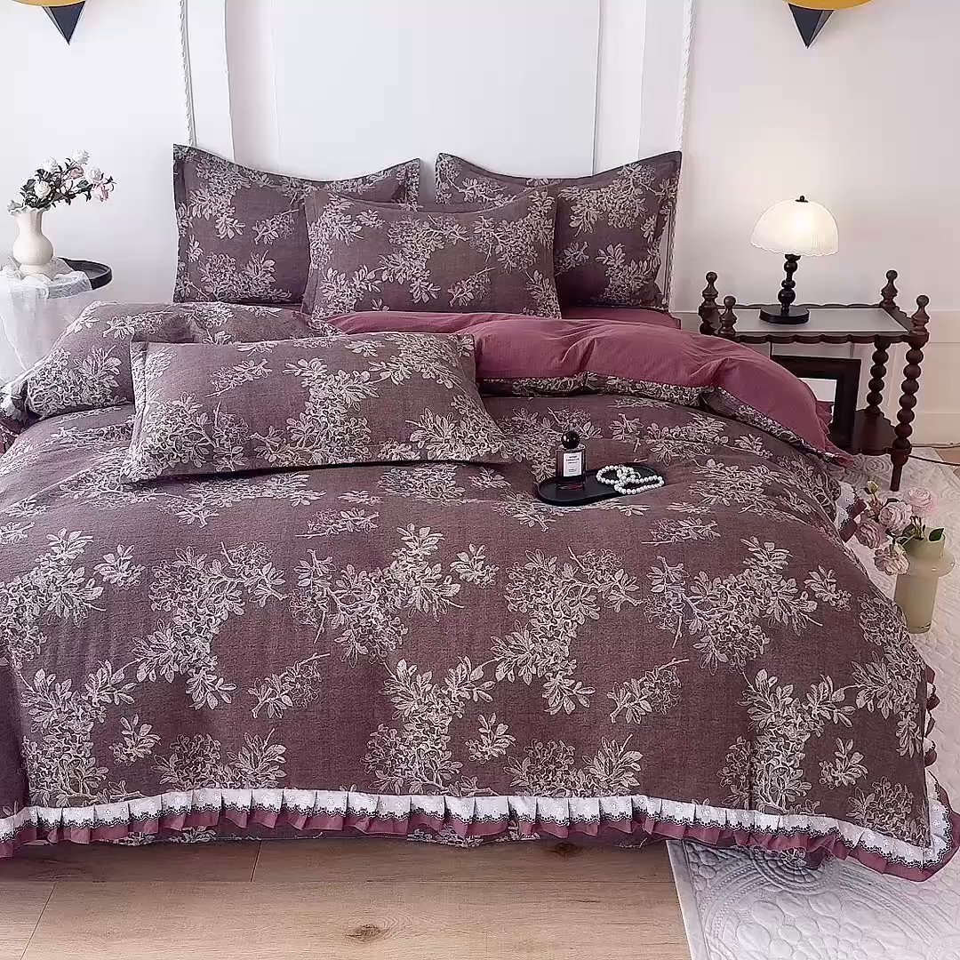 91家纺网 家纺一手货源 找家纺 韩约家纺 2025秋冬加厚1双层刺绣花边床单款棉麻四件套 千寻