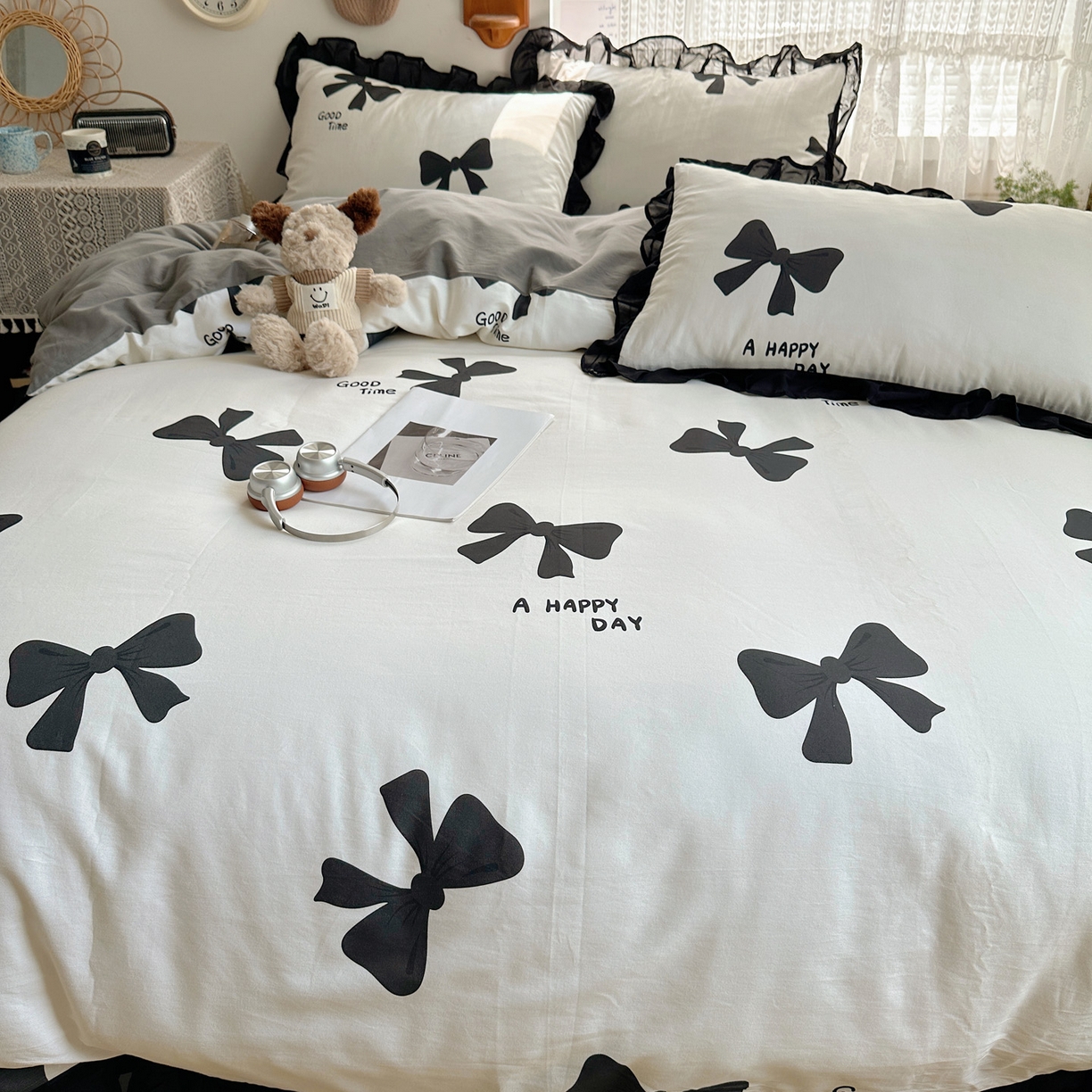 91家纺网 家纺一手货源 找家纺 雅居纺家纺 2025新款全棉纯棉赫本风磨毛蕾丝花边四件套-风格一 快乐蝴蝶结