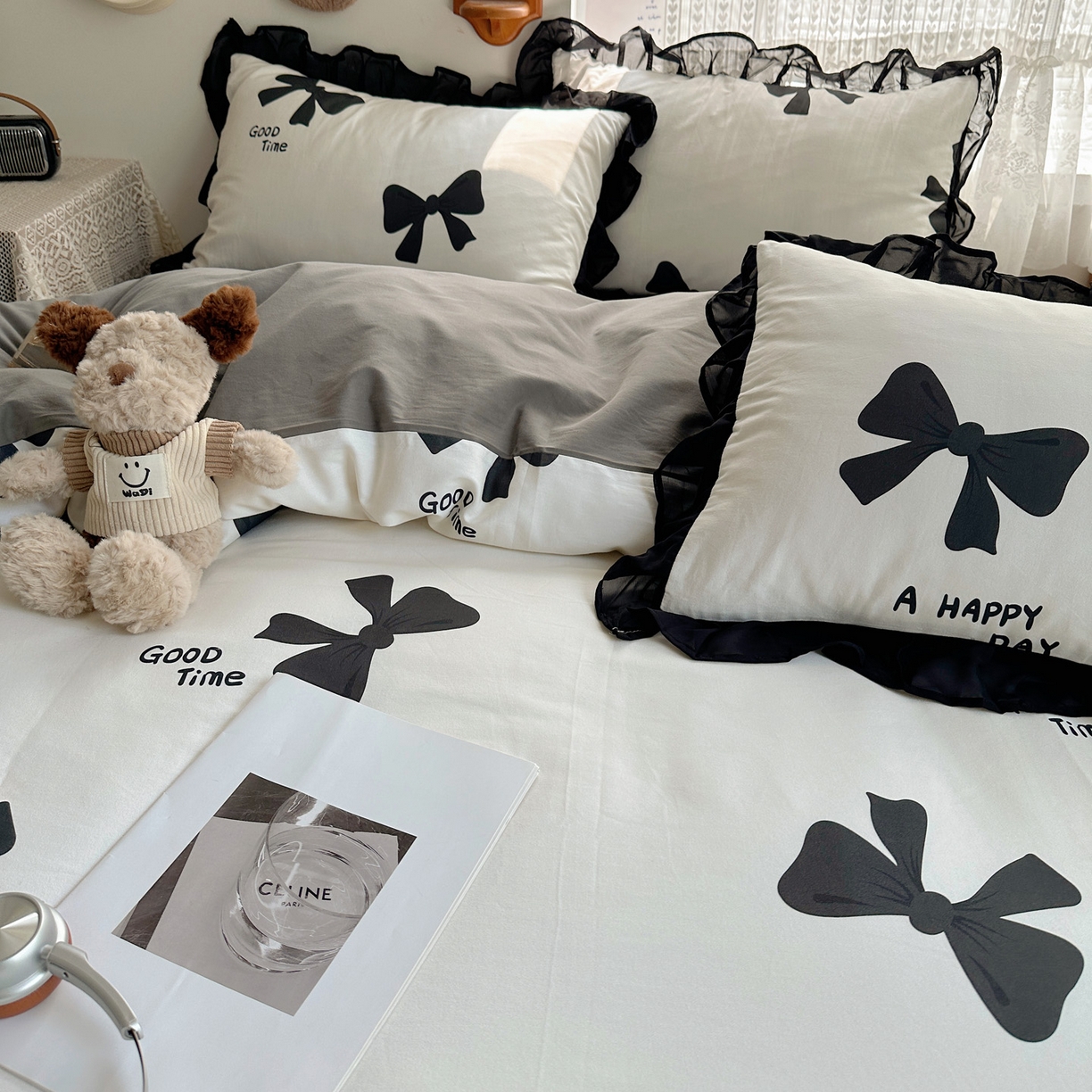 91家纺网 家纺一手货源 找家纺 雅居纺家纺 2025新款全棉纯棉赫本风磨毛蕾丝花边四件套-风格一 快乐蝴蝶结