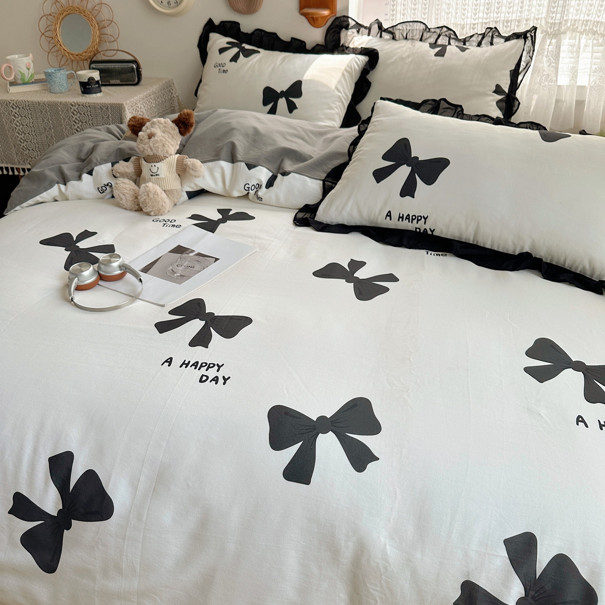 91家纺网 家纺一手货源 找家纺 雅居纺家纺 2025新款全棉纯棉赫本风磨毛蕾丝花边四件套-风格一 快乐蝴蝶结