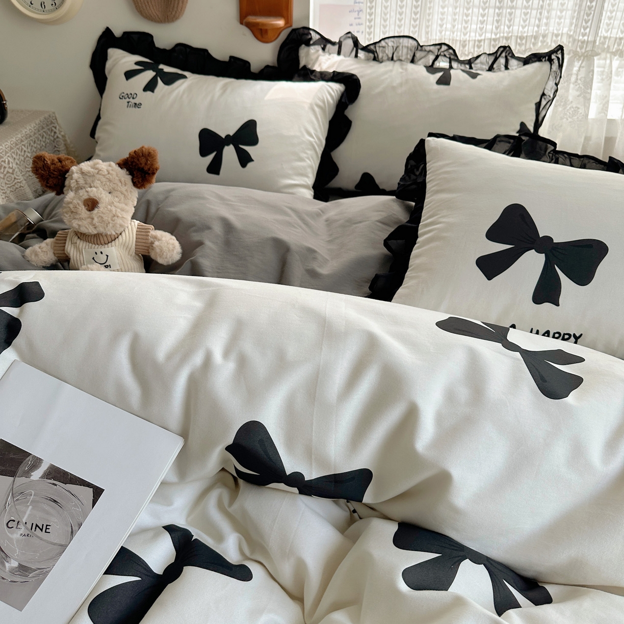 91家纺网 家纺一手货源 找家纺 雅居纺家纺 2025新款全棉纯棉赫本风磨毛蕾丝花边四件套-风格一 快乐蝴蝶结