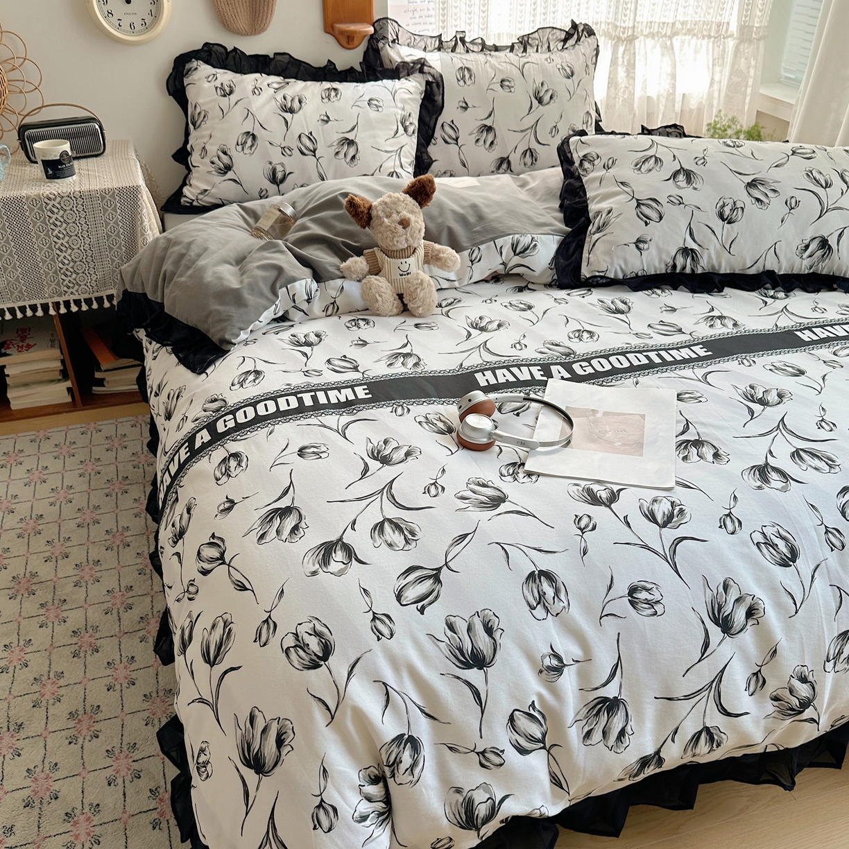 91家纺网 家纺一手货源 找家纺 雅居纺家纺 2025新款全棉纯棉赫本风磨毛蕾丝花边四件套-风格一 梦幻郁金香