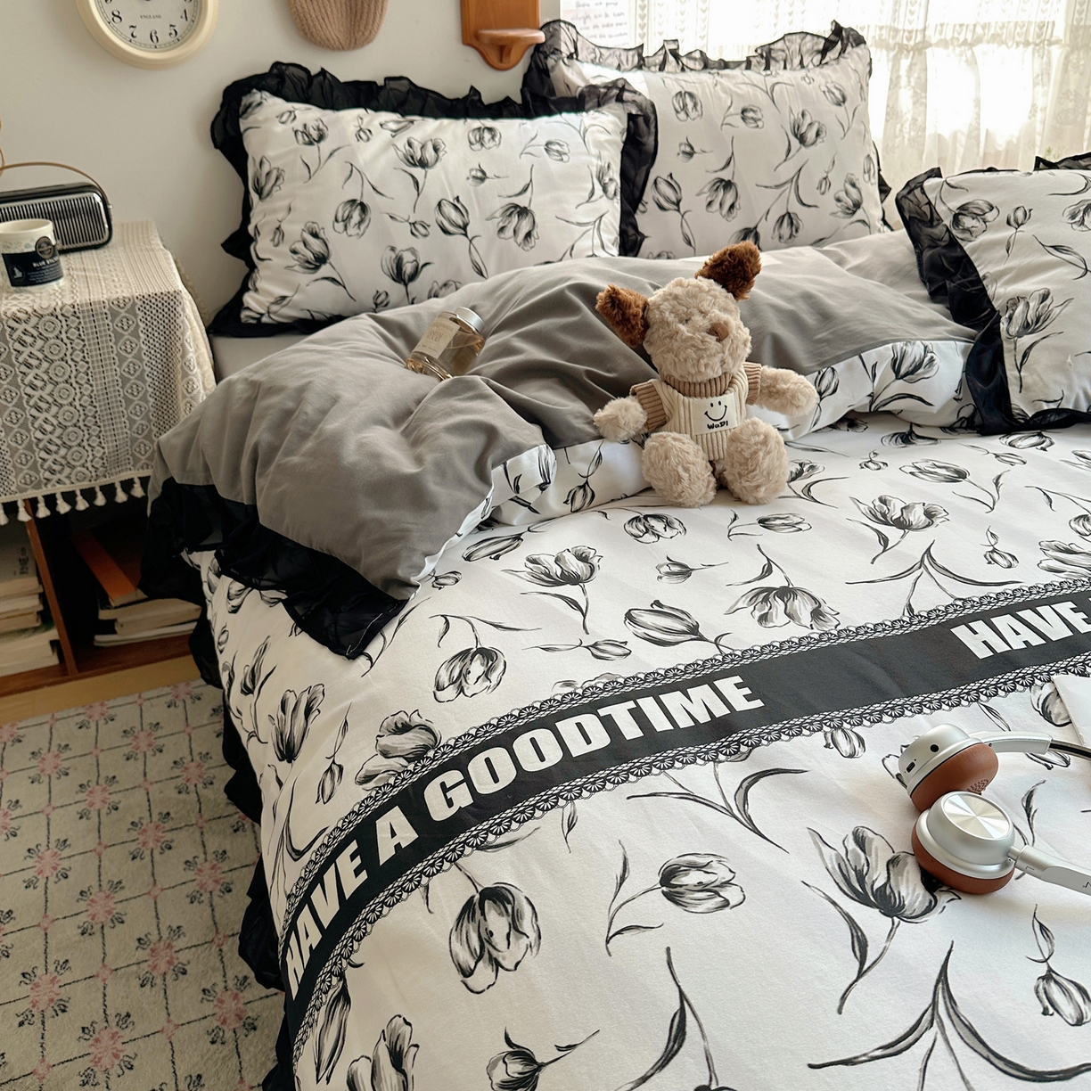 91家纺网 家纺一手货源 找家纺 雅居纺家纺 2025新款全棉纯棉赫本风磨毛蕾丝花边四件套-风格一 梦幻郁金香