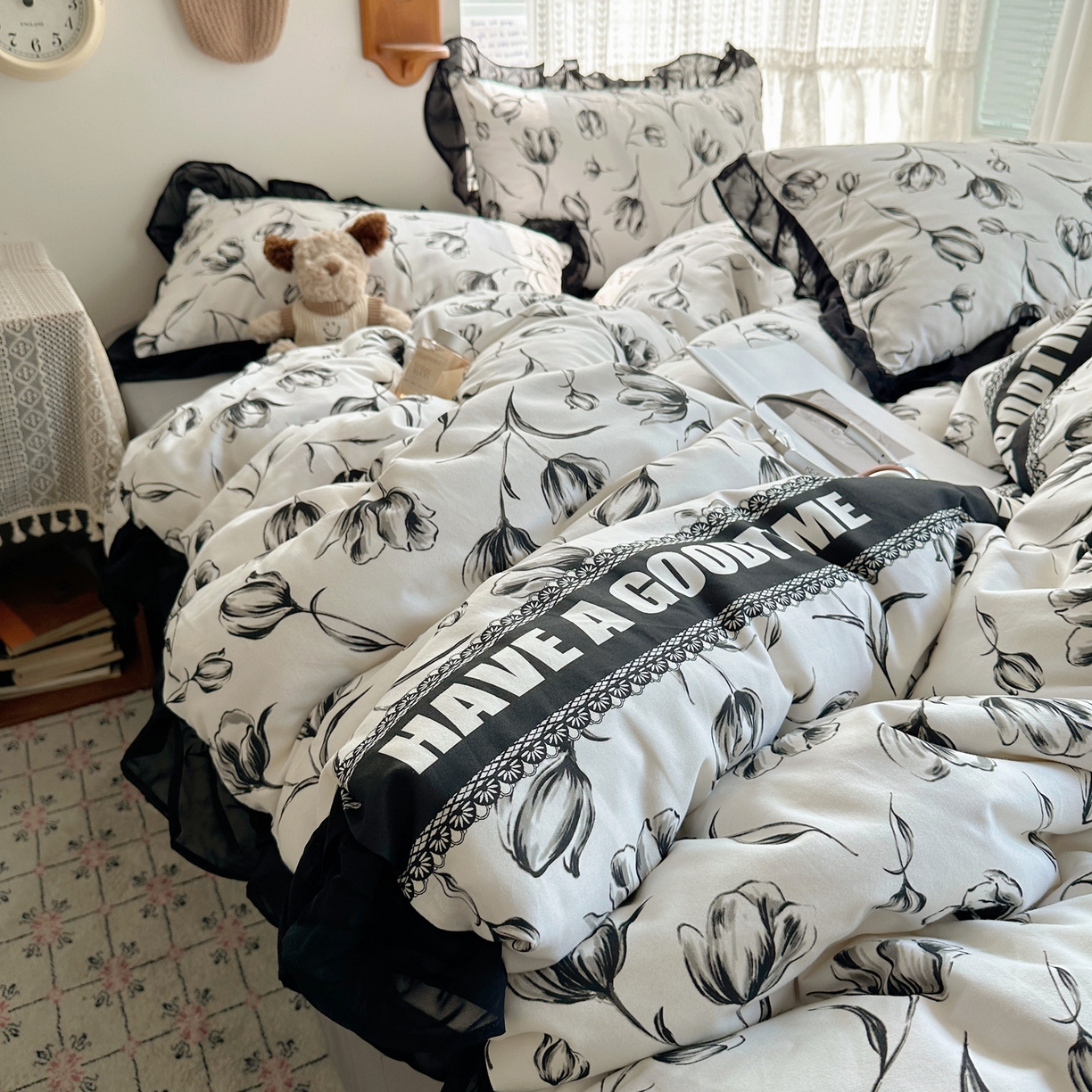 91家纺网 家纺一手货源 找家纺 雅居纺家纺 2025新款全棉纯棉赫本风磨毛蕾丝花边四件套-风格一 梦幻郁金香