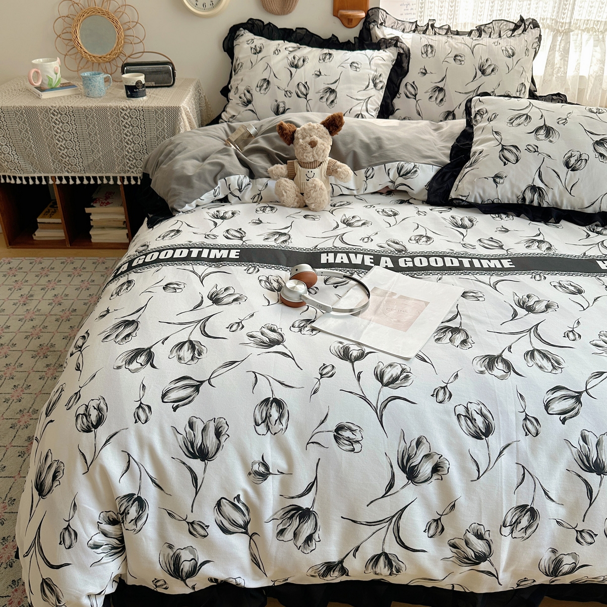 91家纺网 家纺一手货源 找家纺 雅居纺家纺 2025新款全棉纯棉赫本风磨毛蕾丝花边四件套-风格一 梦幻郁金香